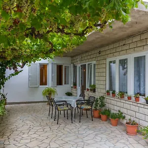 Apartment Zdenka, Rab Town